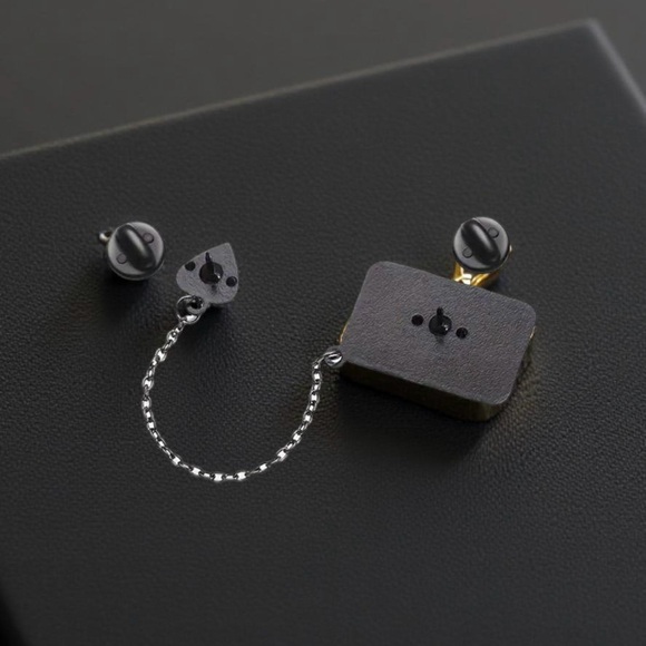 𝙵𝚕𝚊𝚜𝚑 𝚂𝚊𝚕𝚎 ˚✮ ༉‧ Psychic Oddities Ouija Board Pin Goth Spiderweb Spider 🕷️Chain - Picture 3 of 6